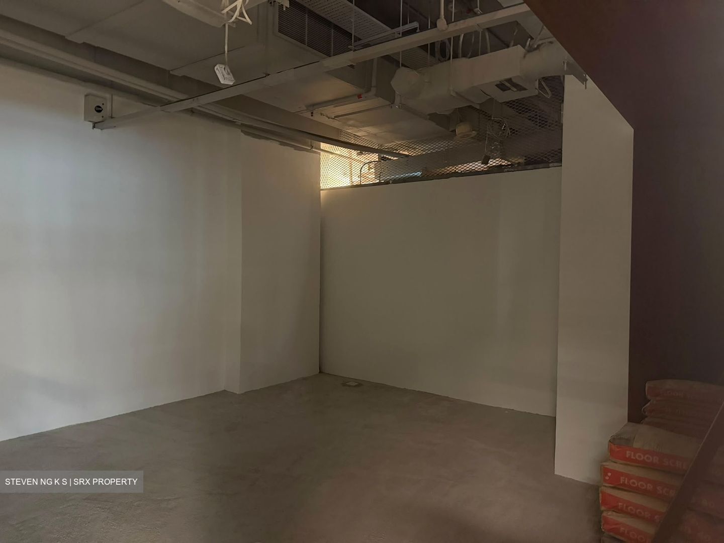 Dhoby Ghaut MRT (D9), Retail #575041651